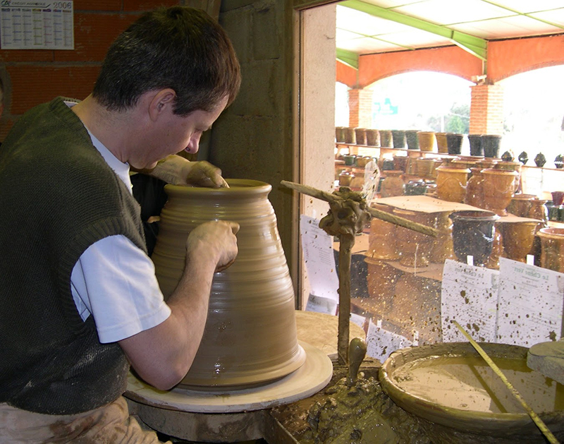 Résultat de recherche d'images pour "Poterie Le Chêne Vert - Potier à Anduze"