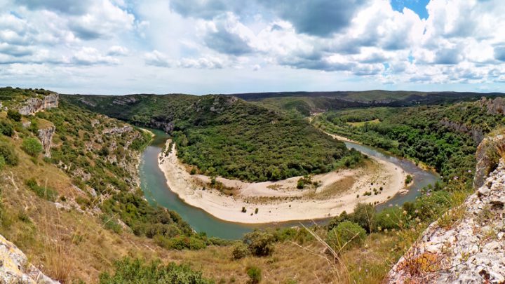 Les Gorges du Gardon font partie des plus beaux paysages du Gard.