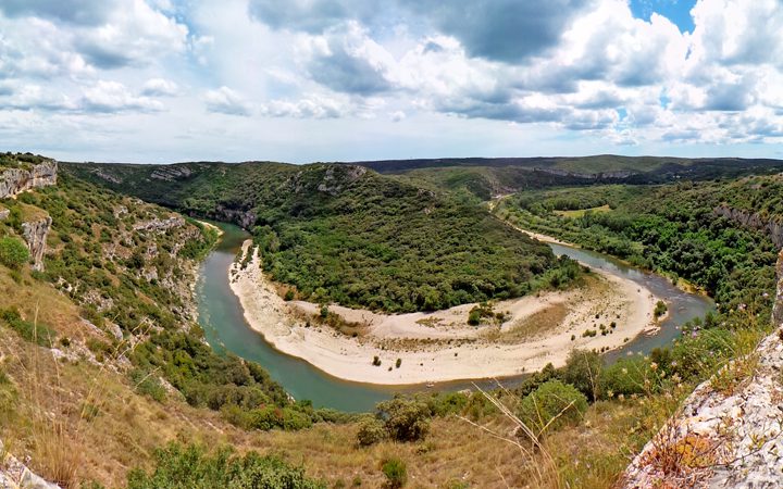 Les Gorges du Gardon font partie des plus beaux paysages du Gard.