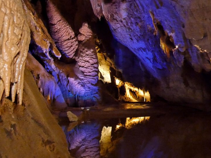 Visitez en famille la Grotte de la Cocalière dans le Gard.